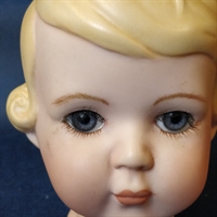 Porcelæns dukke hoved med gult hår gammelt legetøj